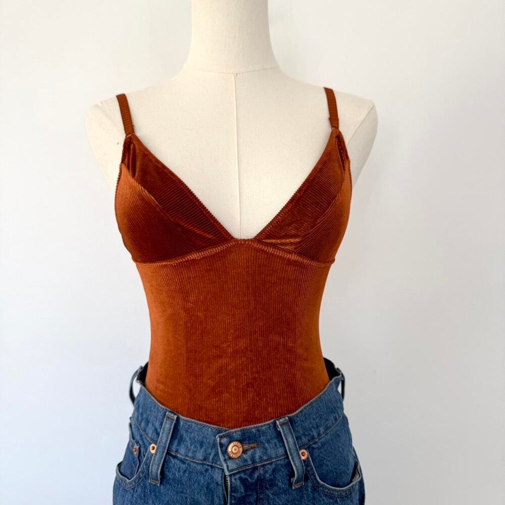 URBAN OUTFITTERS VELVET RIBBED / CORDUROY BODYSUIT